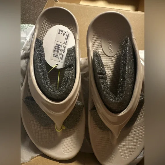 OOFOS Women's OOmega OOlala Sandals - Nomad Beige - Picture 2 of 3